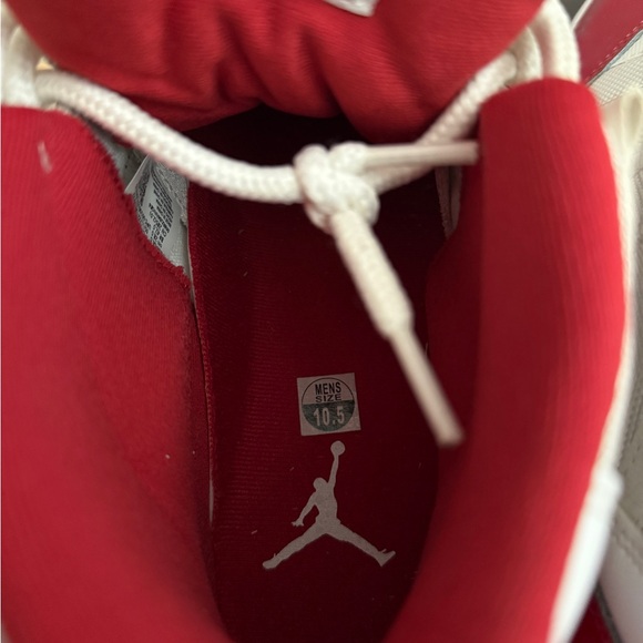 Jordan 11 Cherry Red Size 10.5 Men’s - Picture 7 of 8